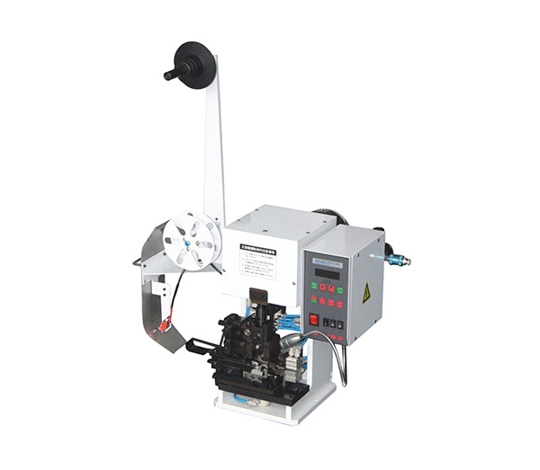 AUTOMATIC WIRE STRIPPING AND CRIMPING MACHINE